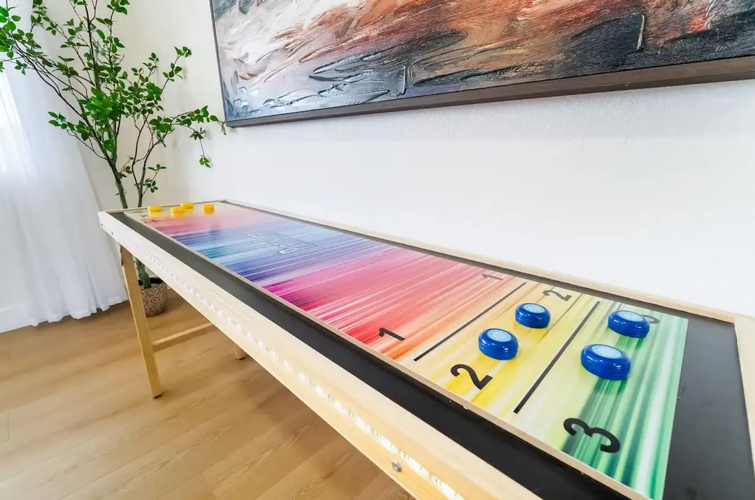 Shuffleboard table